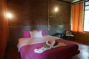 Steelloft  Home Stay