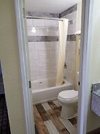 AmeriStay Inn &Suites