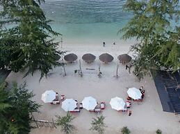 Madu Tiga Beach & Resort