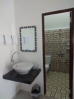 Madu Tiga Beach & Resort