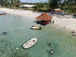 Madu Tiga Beach & Resort