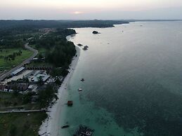 Madu Tiga Beach & Resort
