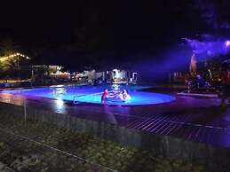 Madu Tiga Beach & Resort