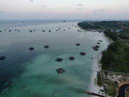 Madu Tiga Beach & Resort