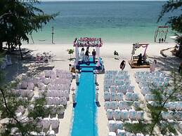 Madu Tiga Beach & Resort