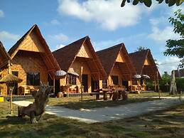 Madu Tiga Beach & Resort