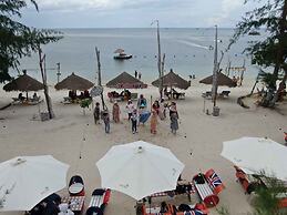 Madu Tiga Beach & Resort
