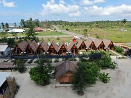 Madu Tiga Beach & Resort