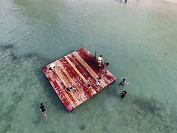 Madu Tiga Beach & Resort