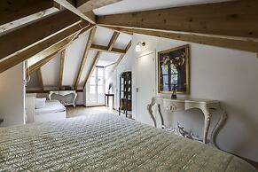 LUXa Charmhouse Hotel
