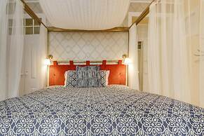 LUXa Charmhouse Hotel