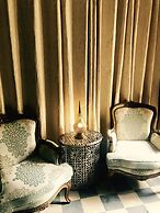 LUXa Charmhouse Hotel