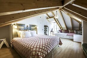 LUXa Charmhouse Hotel