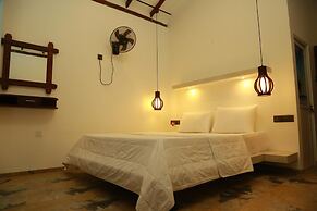 Midigama Holiday Inn