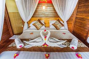 Tatak Bunut Villa Ceningan