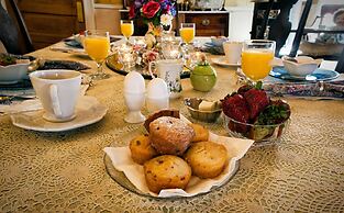Holden House 1902 Bed & Breakfast Inn