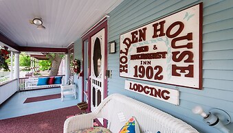 Holden House 1902 Bed & Breakfast Inn