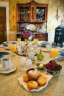 Holden House 1902 Bed & Breakfast Inn