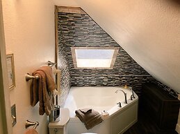 Holden House 1902 Bed & Breakfast Inn