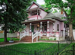 Holden House 1902 Bed & Breakfast Inn