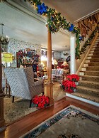 Holden House 1902 Bed & Breakfast Inn