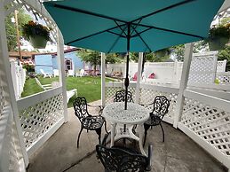 Holden House 1902 Bed & Breakfast Inn