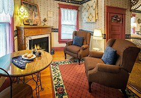 Holden House 1902 Bed & Breakfast Inn