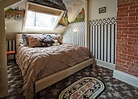 Holden House 1902 Bed & Breakfast Inn