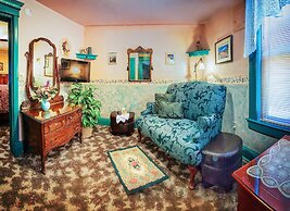 Holden House 1902 Bed & Breakfast Inn