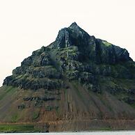 Urðartindur Guesthouse