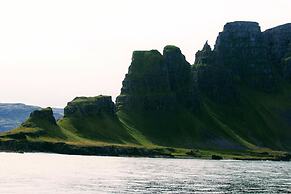 Urðartindur Guesthouse