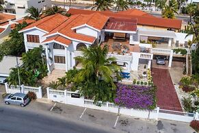 Beach White Villa Aruba