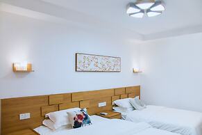 Listening To The Rain Hall Inn