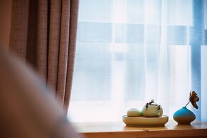 Listening To The Rain Hall Inn