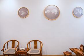 Listening To The Rain Hall Inn