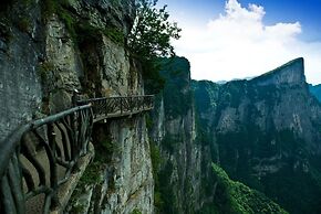 Listening To The Rain Hall Inn