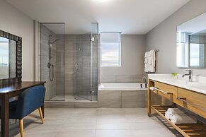 Imperia Hotel & Suites Boucherville