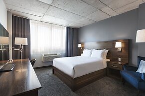 Imperia Hotel & Suites Boucherville