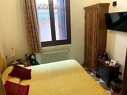 Luxury Venetian Rooms