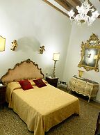 Luxury Venetian Rooms