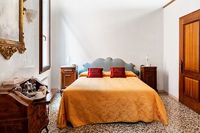 Luxury Venetian Rooms