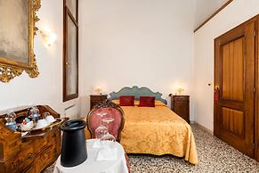 Luxury Venetian Rooms