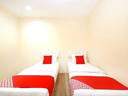 OYO 479 The Green Hotel