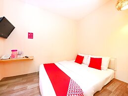 OYO 479 The Green Hotel