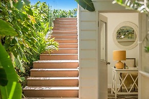 Your Luxury Escape - The White House