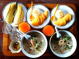 Baan Klangsuan Bang Korbua