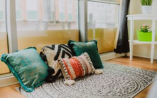 Lovely Bohemian Apartment in Heart of City Life