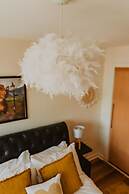 Lovely Bohemian Apartment in Heart of City Life