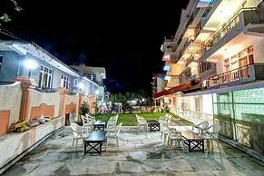 Hotel Monarch Residency