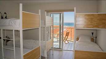 Top City Hostel & Suites